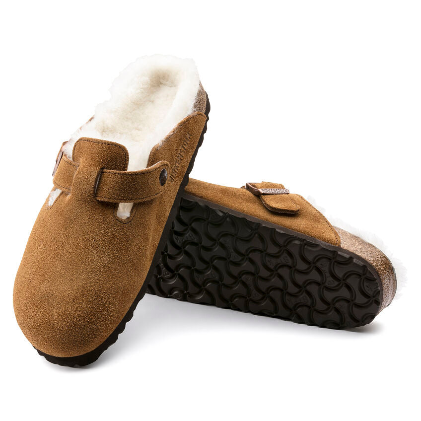 Birkenstock Mink Boston Shearling Clog Mink. This exceptionally cozy version of the Boston clog is made of real, very high-quality suede. The shearling footbed and strap lining exudes style and keeps feet warm. The perfect shoe for cozy winter evenings.
