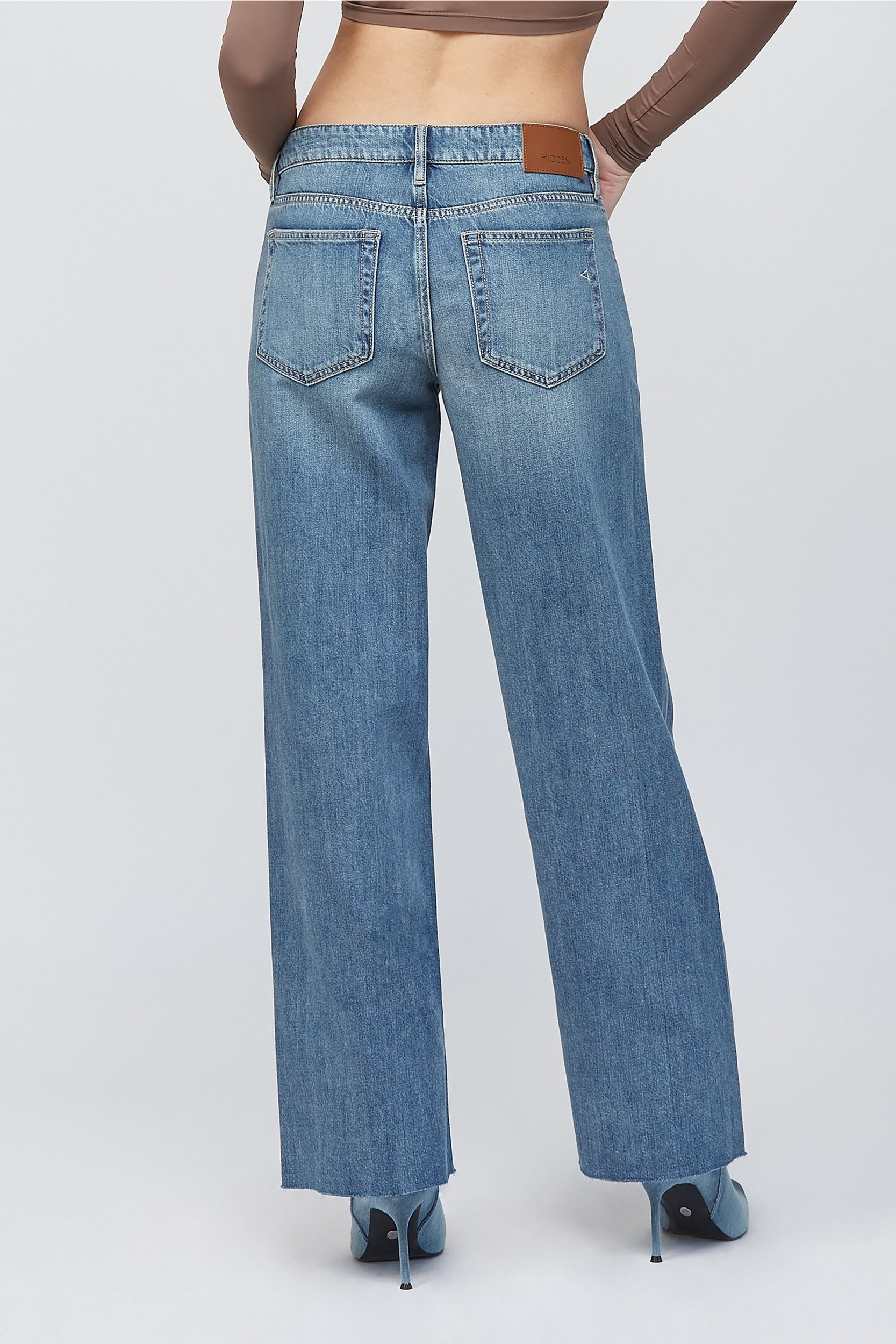 Hidden Logan Low Rise Dad Jean Medium Blue. Get the 90s look in these low rise dad jeans, made from super soft denim, they're the perfect pair to throw on for a casual cool girl vibe.