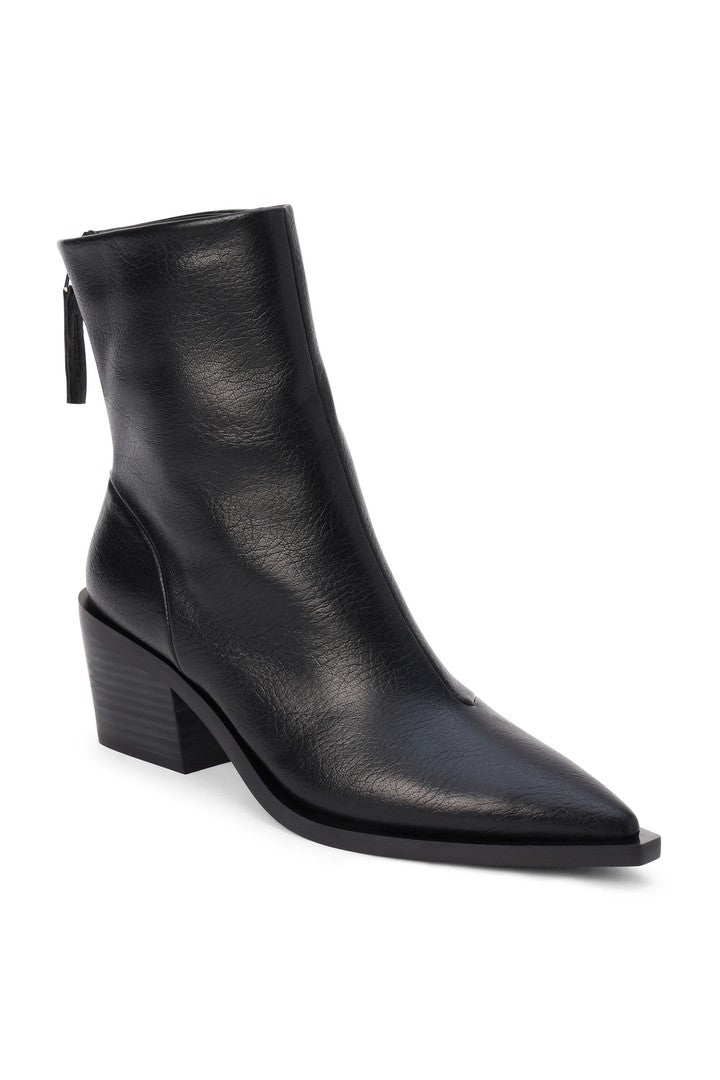 Matisse Matteo Bootie in Black, front angle view