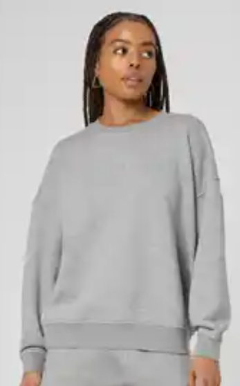 grey crewneck sweatshirt, heather grey pullover, relaxed fit sweatshirt, cozy fleece top, women’s lounge sweatshirt, classic crewneck sweater, soft grey sweatshirt, casual streetwear top, neutral pullover sweater, minimalist fleece crewneck