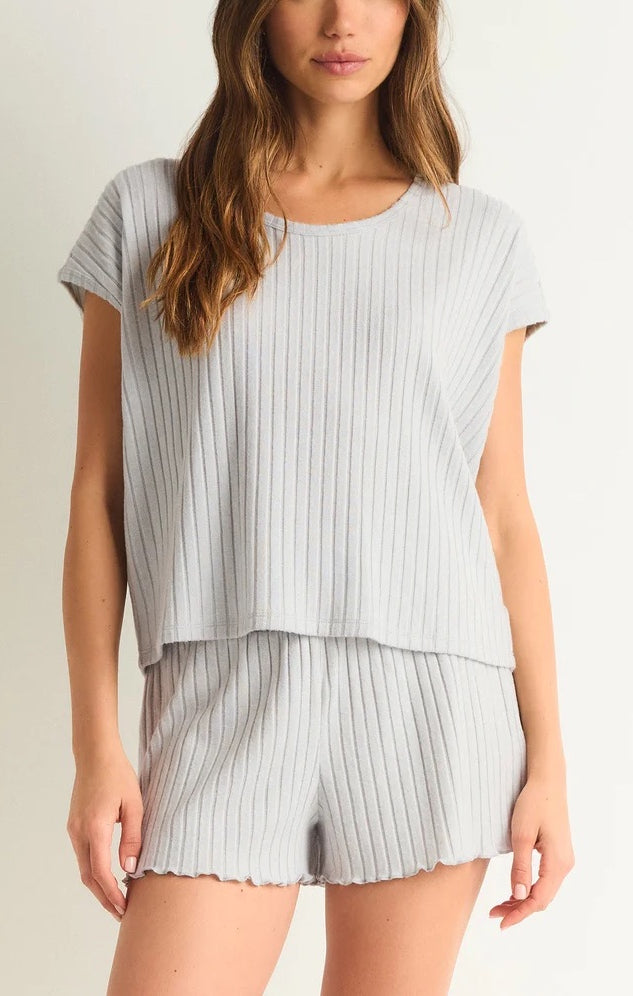 Z Supply Shoreline Rib Top Platinum Grey. Dress yourself in the dreamy softness of your new favorite lounge top. The relaxed fit of the Shoreline Rib Top and classic crew neck style make it easy to wear year-round.