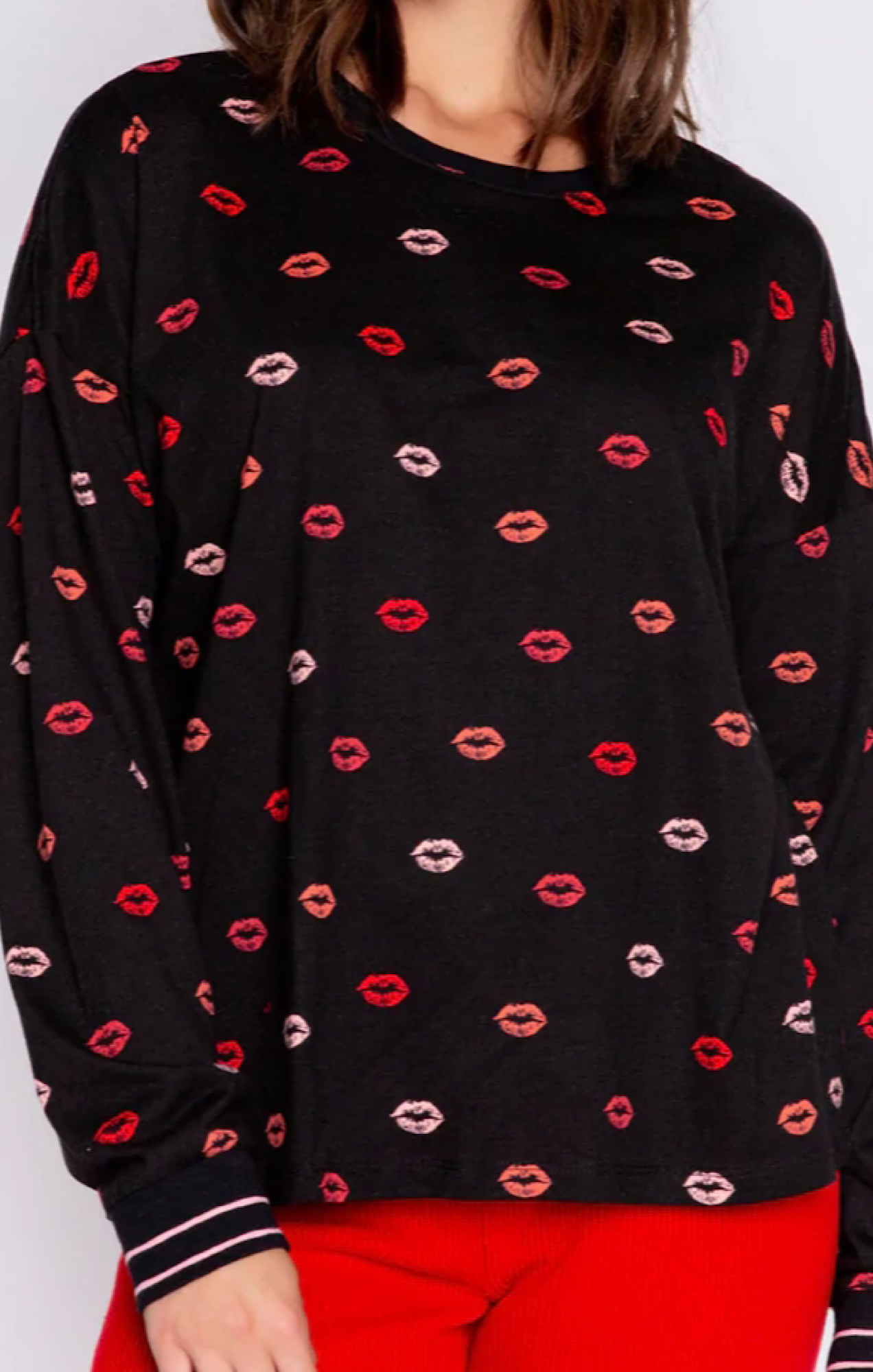 Let's get to sleep.. and have the best dreams. This comfy cotton-modal is an ideal sleep shirt in a breathable, soft fabric with fun lip-print.