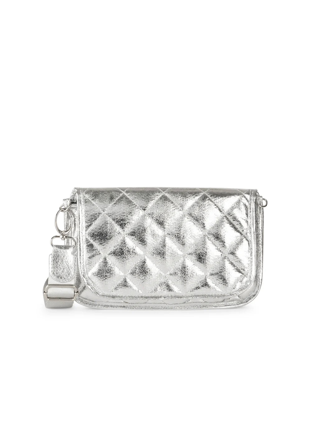 Haute Shore Rae Crossbody Silver. This crossbody features a quilted design with a flap closure, the perfect size for everyday wear that can be used day or night as a crossbody or a clutch.