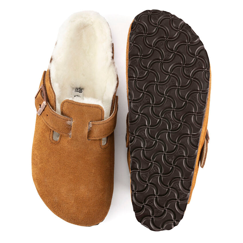 Birkenstock Mink Boston Shearling Clog Mink. This exceptionally cozy version of the Boston clog is made of real, very high-quality suede. The shearling footbed and strap lining exudes style and keeps feet warm. The perfect shoe for cozy winter evenings.
