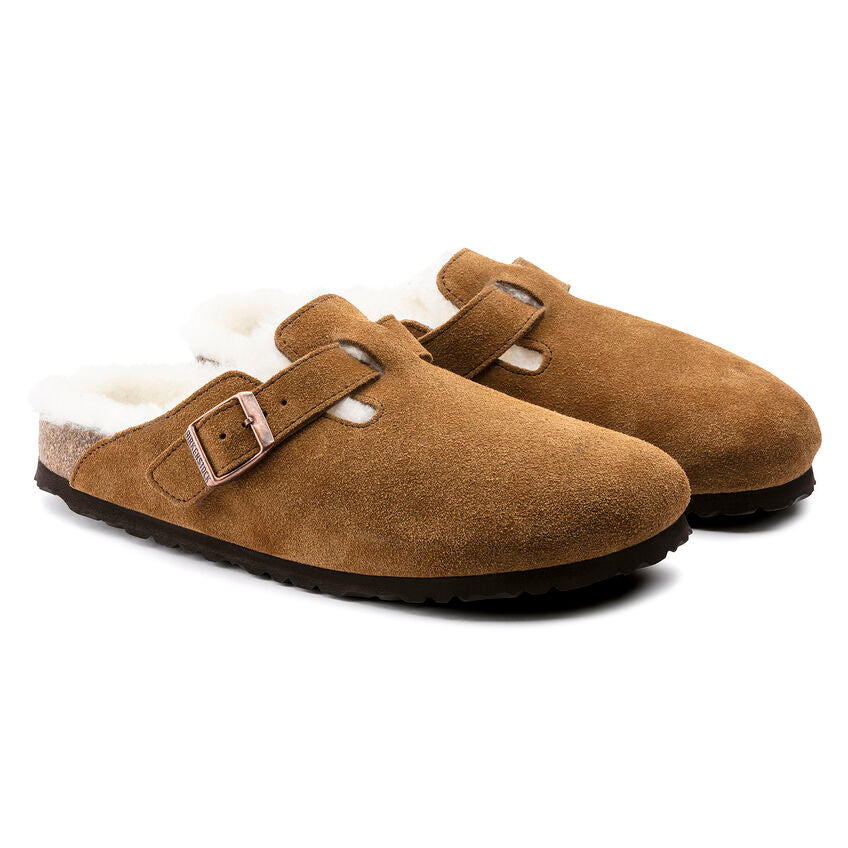 Birkenstock Mink Boston Shearling Clog Mink. This exceptionally cozy version of the Boston clog is made of real, very high-quality suede. The shearling footbed and strap lining exudes style and keeps feet warm. The perfect shoe for cozy winter evenings.