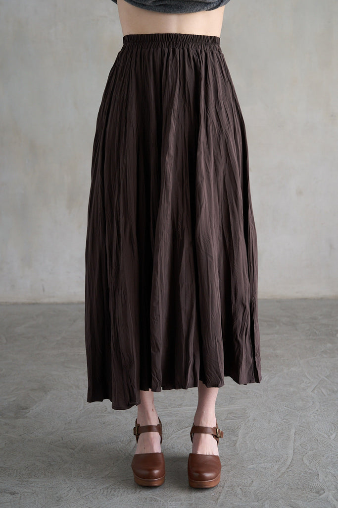 brown midi skirt, pleated skirt, crinkled texture skirt, chocolate brown skirt, flowy midi, Whim skirt, fall skirt outfit, neutral style, minimal fashion, effortless wardrobe staple