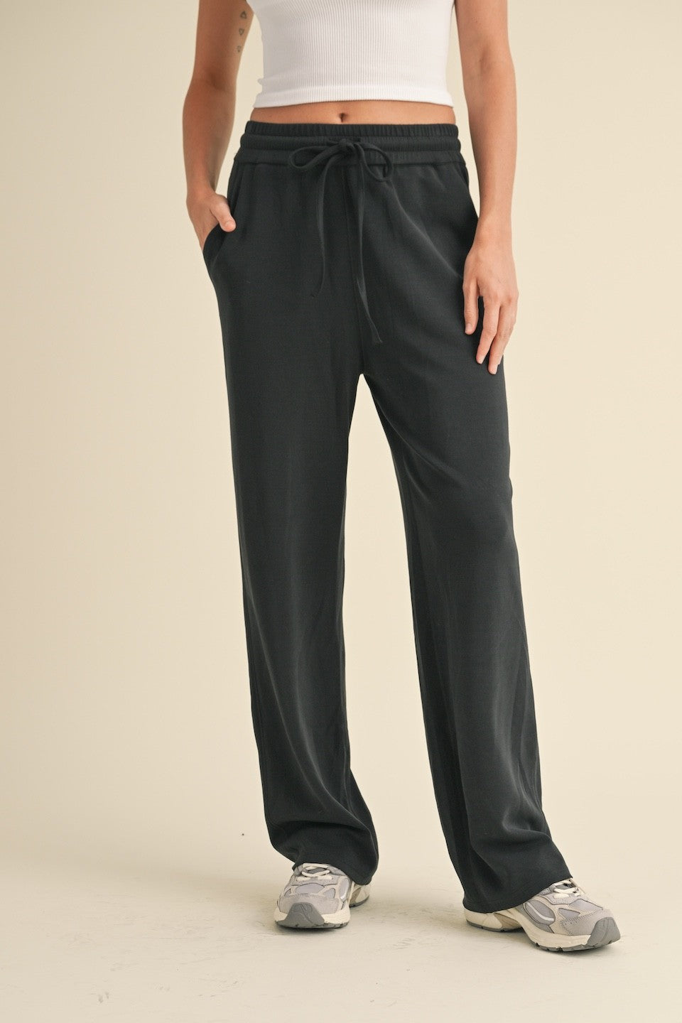 soft wide leg pants for women, elastic waist lounge pants, casual wide leg pants, travel-friendly lounge pants, everyday wide leg bottoms, comfy wide leg trousers, boutique lounge pants