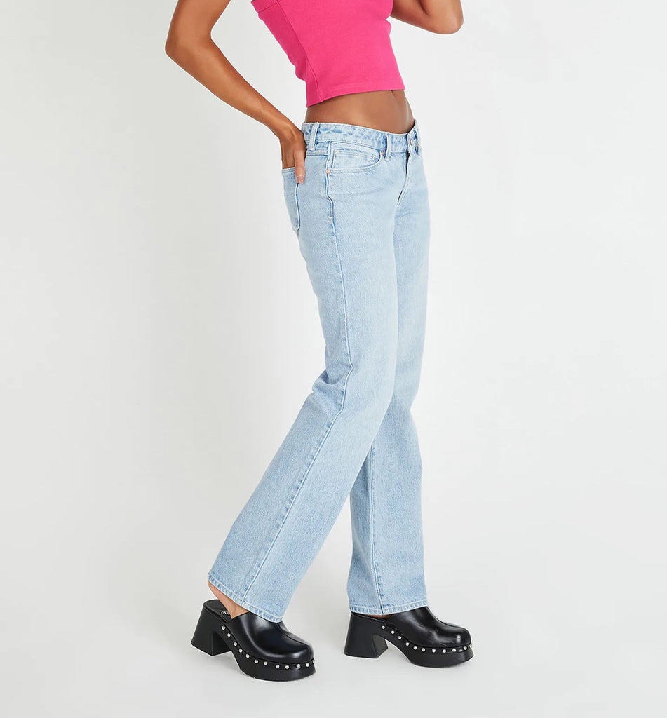 Abrand Jeans A 99 Low Rise Straight Denim Wash. The A 99 Low Straight in Gina is a low rise, straight leg jean, made with a comfort stretch denim, perfect for everyday wear.