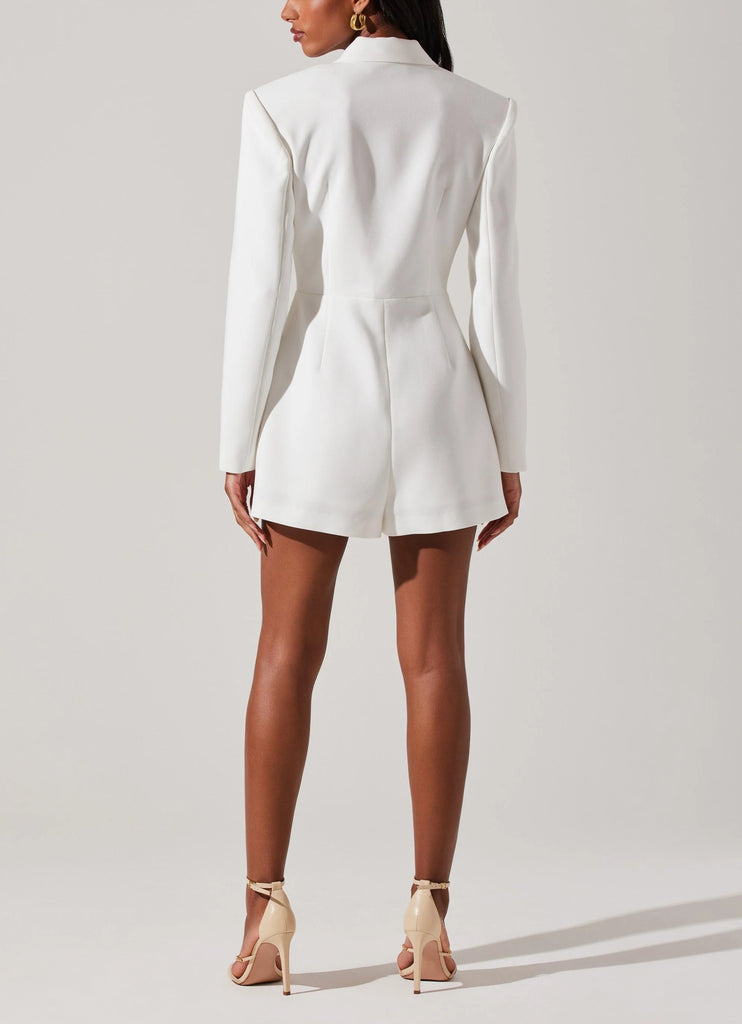 ASTR Callista Romper White. This suited style romper features a cinched waist, blazer silhouette and concealed side zipper, the perfect piece to add to your closet for a chic look day or night.