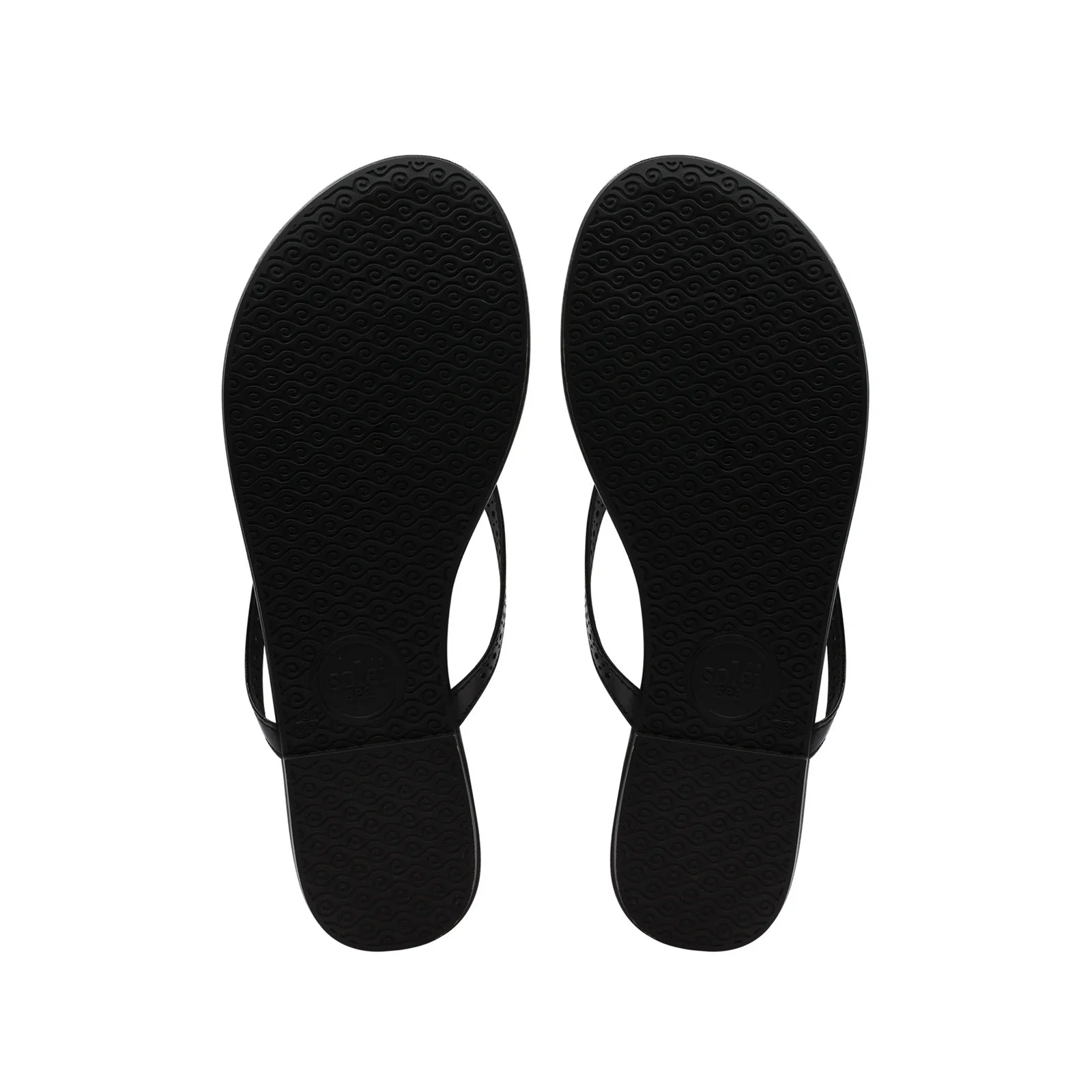 Solei Sea Indie UES Sandal Black. The cushioned footbed, padded arch support, non-slip rubber bottoms and water-resistant vegan leather pack these sandals with the versatility to seamlessly wear to the beach, brunch or anywhere in between.