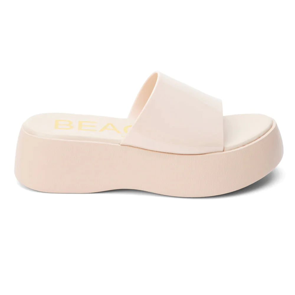 Beach by Matisse Solar Sandal Nude. These platform slip on sandals are a must have for the warmer weather they're so comfortable and versatile you can wear them anywhere day or night.