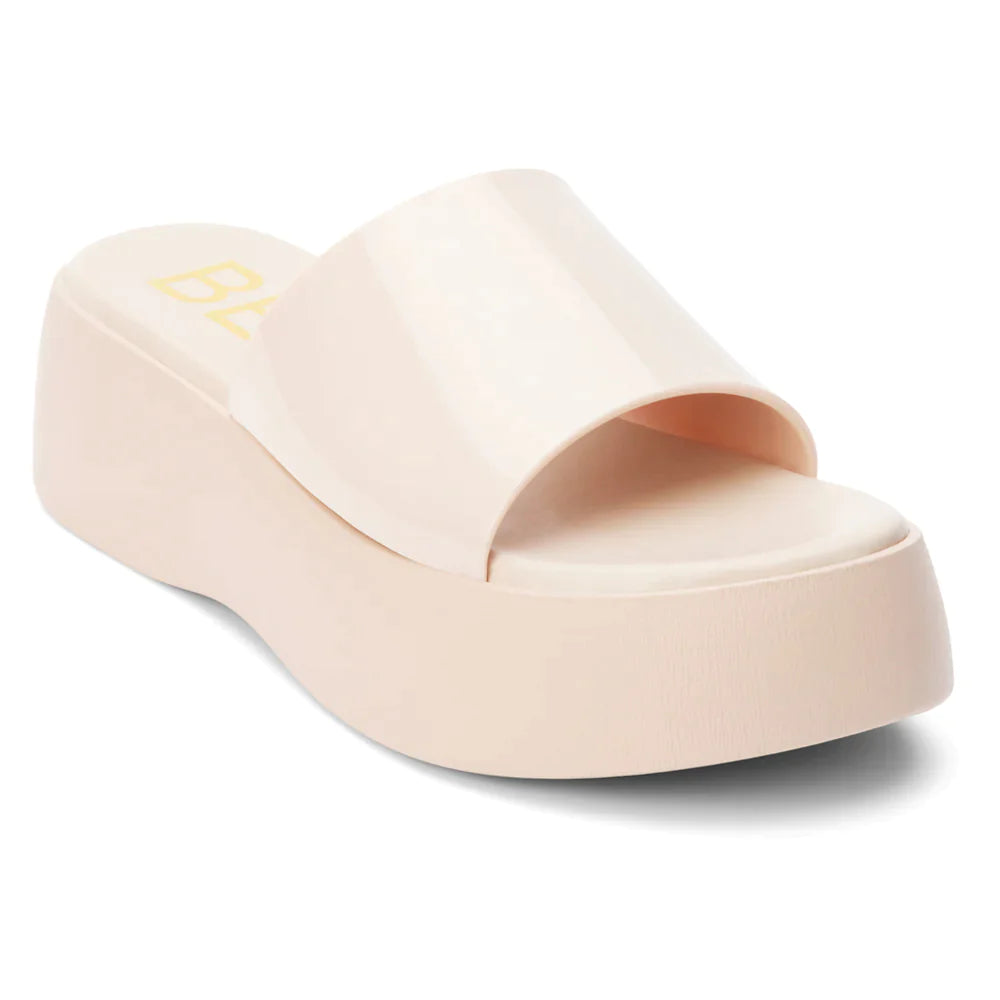 Beach by Matisse Solar Sandal Nude. These platform slip on sandals are a must have for the warmer weather they're so comfortable and versatile you can wear them anywhere day or night.