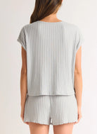 Z Supply Shoreline Rib Top Platinum Grey. Dress yourself in the dreamy softness of your new favorite lounge top. The relaxed fit of the Shoreline Rib Top and classic crew neck style make it easy to wear year-round.