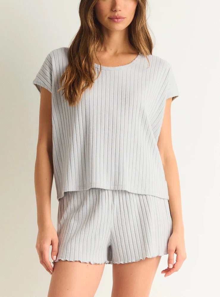 Z Supply Shoreline Rib Top Platinum Grey. Dress yourself in the dreamy softness of your new favorite lounge top. The relaxed fit of the Shoreline Rib Top and classic crew neck style make it easy to wear year-round.