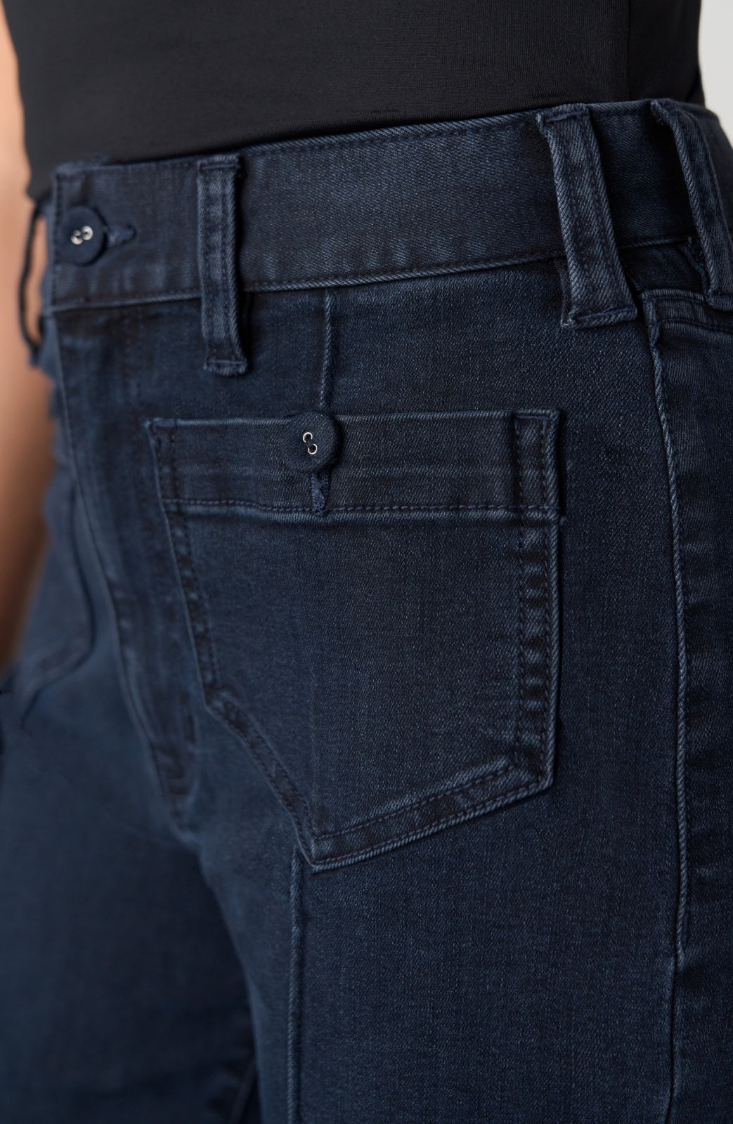 Liverpool Hannah High Rise Flare Patch Pockets in Raven Wing, front pocket detail view