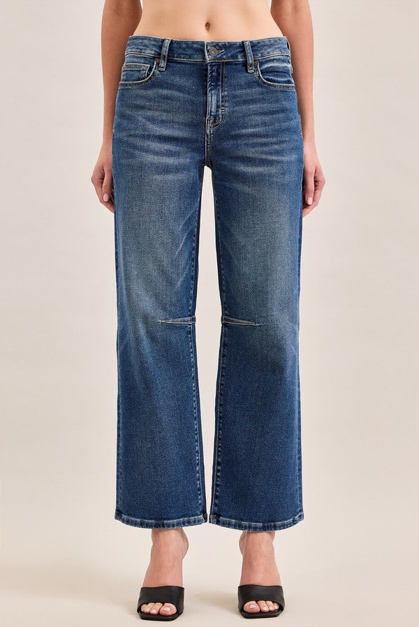 Hidden Ella HR Classic Straight Knee Darts in Dark Wash, front view