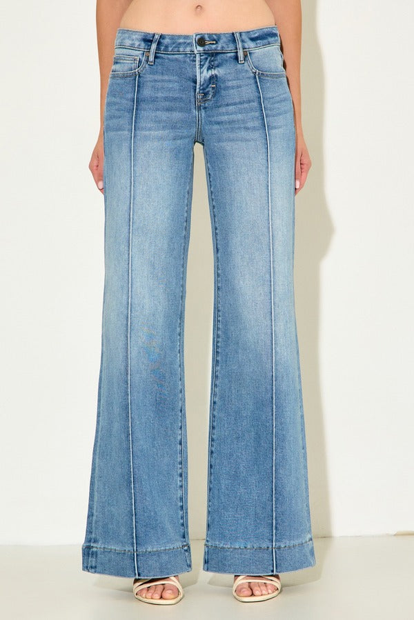 Hidden Happi Low Rise Pintuck Comfort Flare in Medium Light, front view