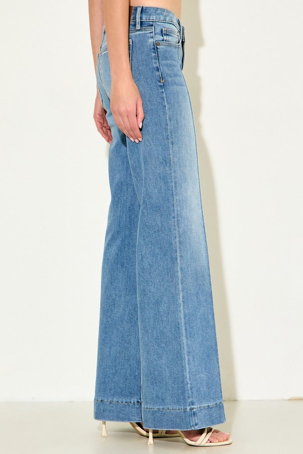 Hidden Happi Low Rise Pintuck Comfort Flare in Medium Light, side view
