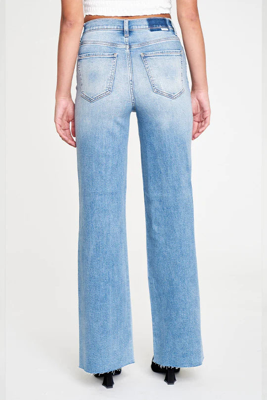 Daze Far Out Jean Dance Floor. The cool girl jean, Far Out is a baggy and modern silhouette with vintage character. In a waist defining high rise and a relaxed leg, constructed in denim that's mostly rigid, but with a touch of stretch.