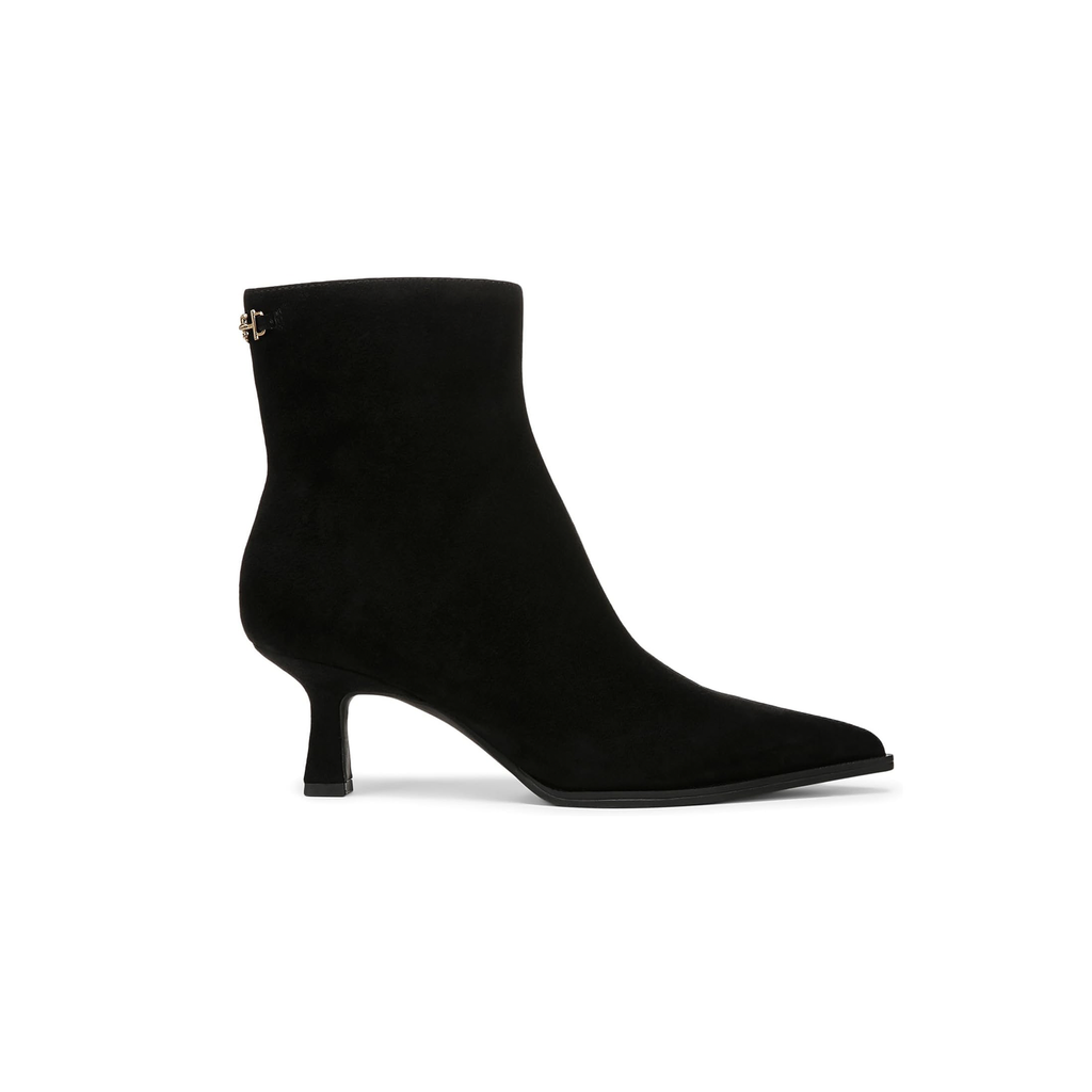 The Circus NY by Sam Edelman® Yuki boots are the perfect booties for all seasons. Designed with a synthetic insole and lining, these heeled boots add a chic look to your outfits. The leather upper of these boots features a zippered side closure for easy on and off. These polished ankle boots with sculpted kitten heels are your go-to for effortless style year-round.