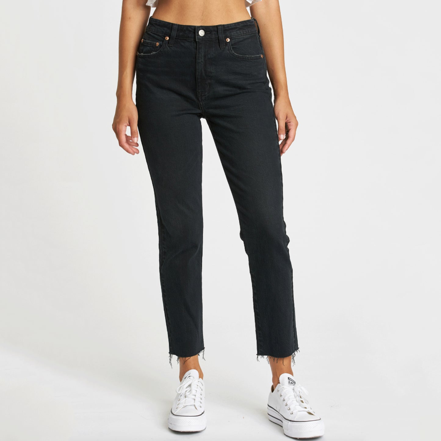 Daze Daily Driver High Rise Skinny Straight. They don't make them like this anymore, until now. The Daily Driver jean have an authentic vintage score. Mostly rigid but yields to your body in all the right ways where you need it to